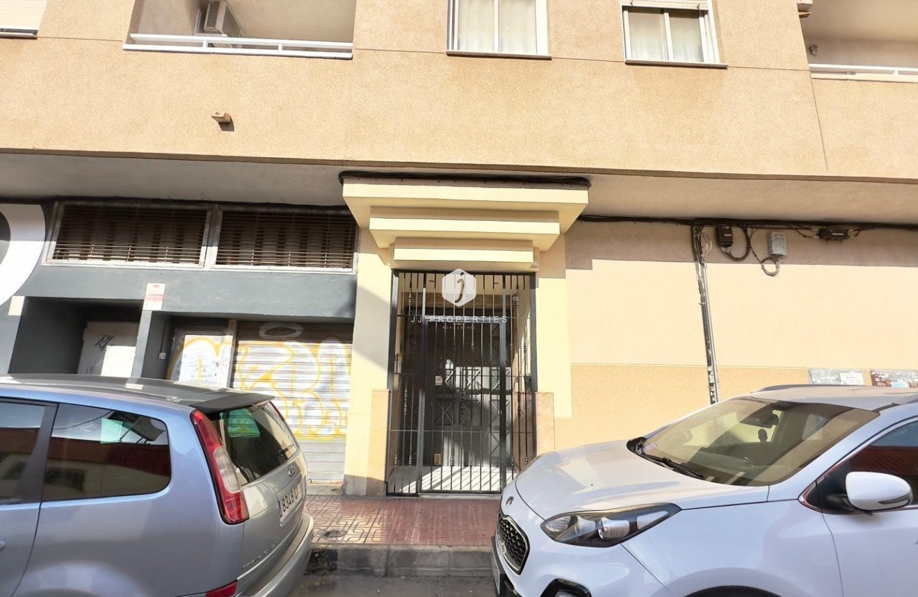 Segunda mano - Apartamento / piso -
Torrevieja - Centro