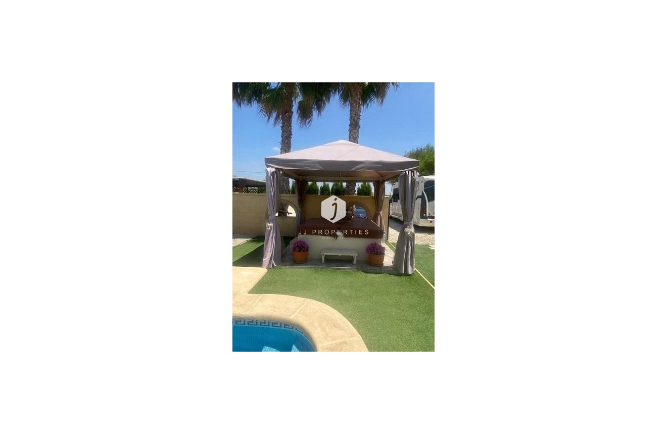 Resale - Villa -
Albatera - Campo De Albatera