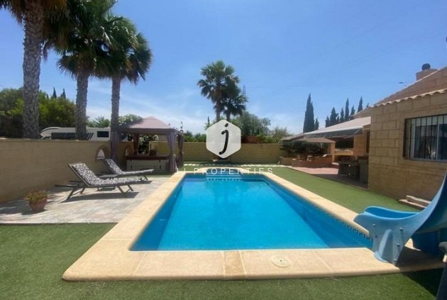 Resale - Villa -
Albatera - Campo De Albatera