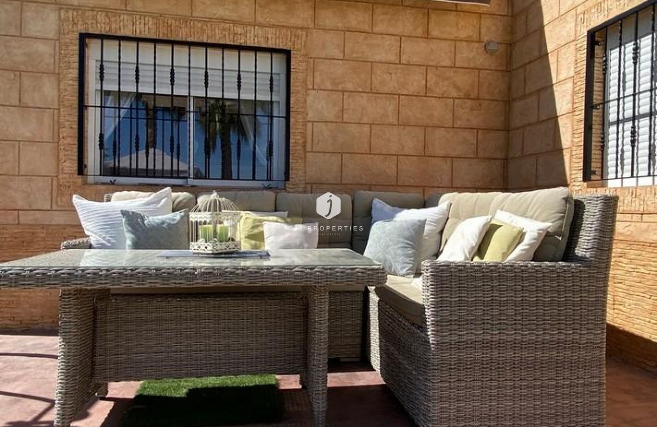 Resale - Villa -
Albatera - Campo De Albatera