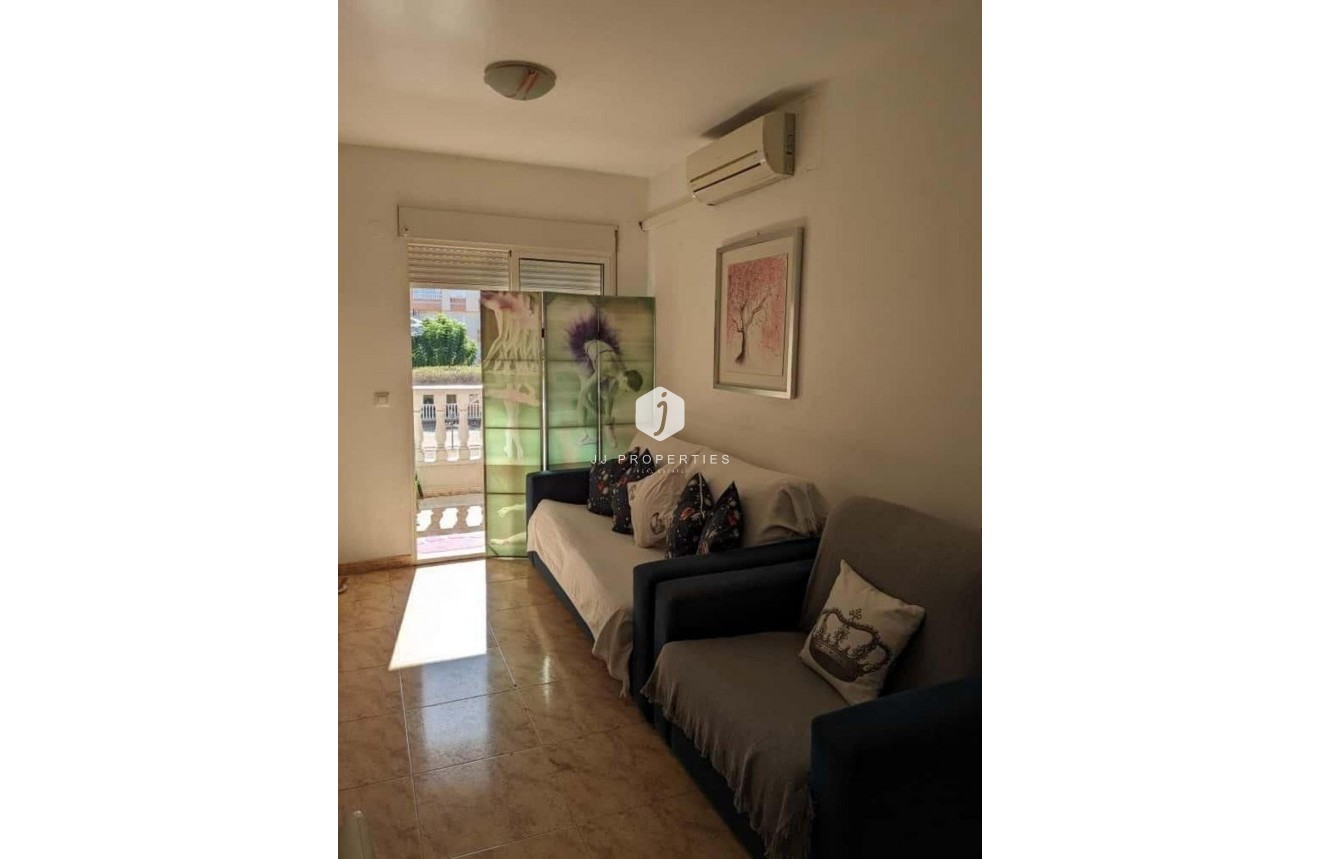 Resale - Apartment / flat -
Torrevieja - Playa del Cura