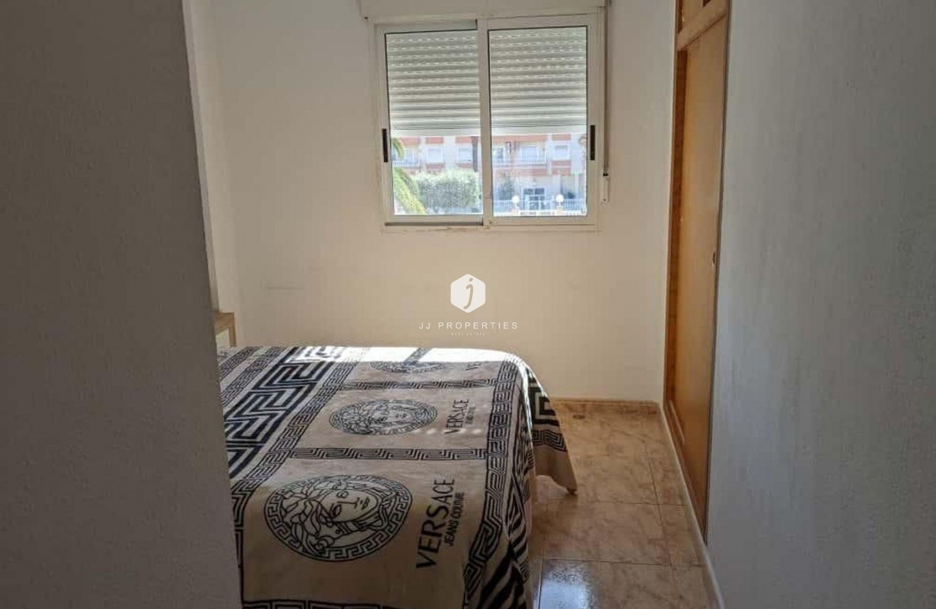 Resale - Apartment / flat -
Torrevieja - Playa del Cura