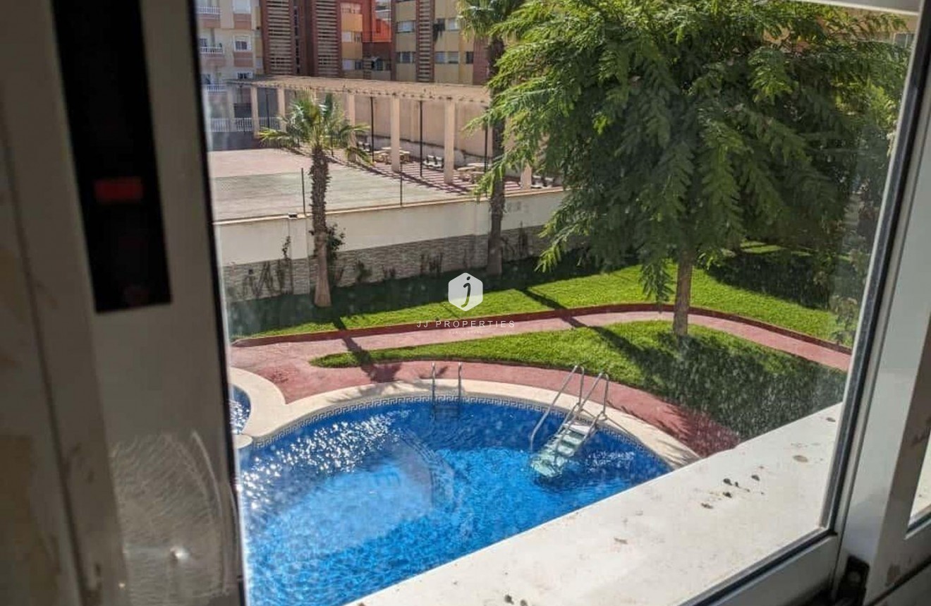 Resale - Apartment / flat -
Torrevieja - Playa del Cura
