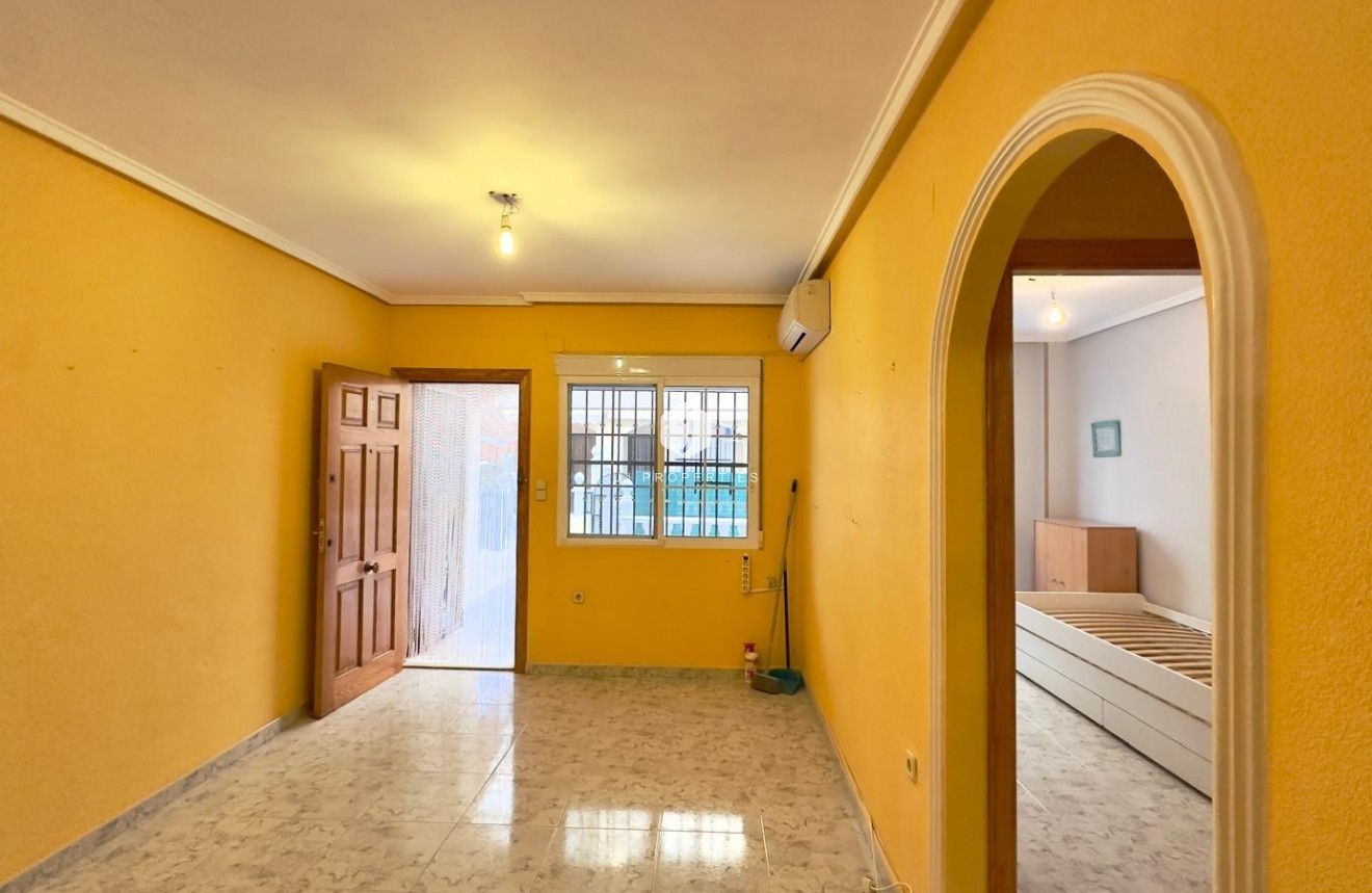 Segunda mano - Apartamento / piso -
Torrevieja - La Mata Pueblo