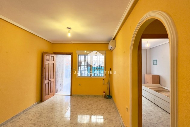 Segunda mano - Apartamento / piso -
Torrevieja - La Mata Pueblo