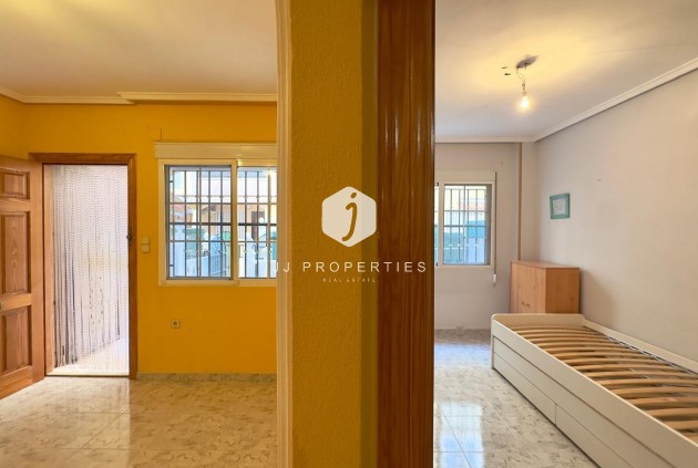 Segunda mano - Apartamento / piso -
Torrevieja - La Mata Pueblo