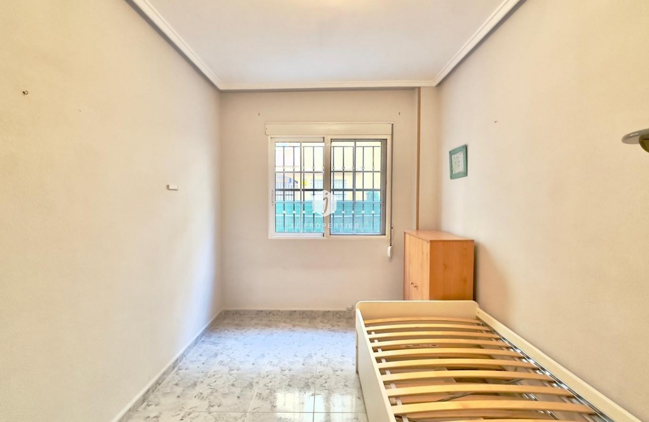 Segunda mano - Apartamento / piso -
Torrevieja - La Mata Pueblo