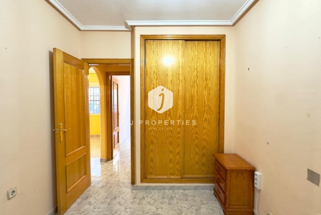 Segunda mano - Apartamento / piso -
Torrevieja - La Mata Pueblo