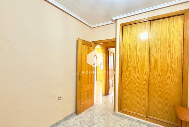 Segunda mano - Apartamento / piso -
Torrevieja - La Mata Pueblo