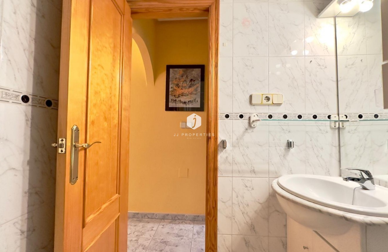 Segunda mano - Apartamento / piso -
Torrevieja - La Mata Pueblo