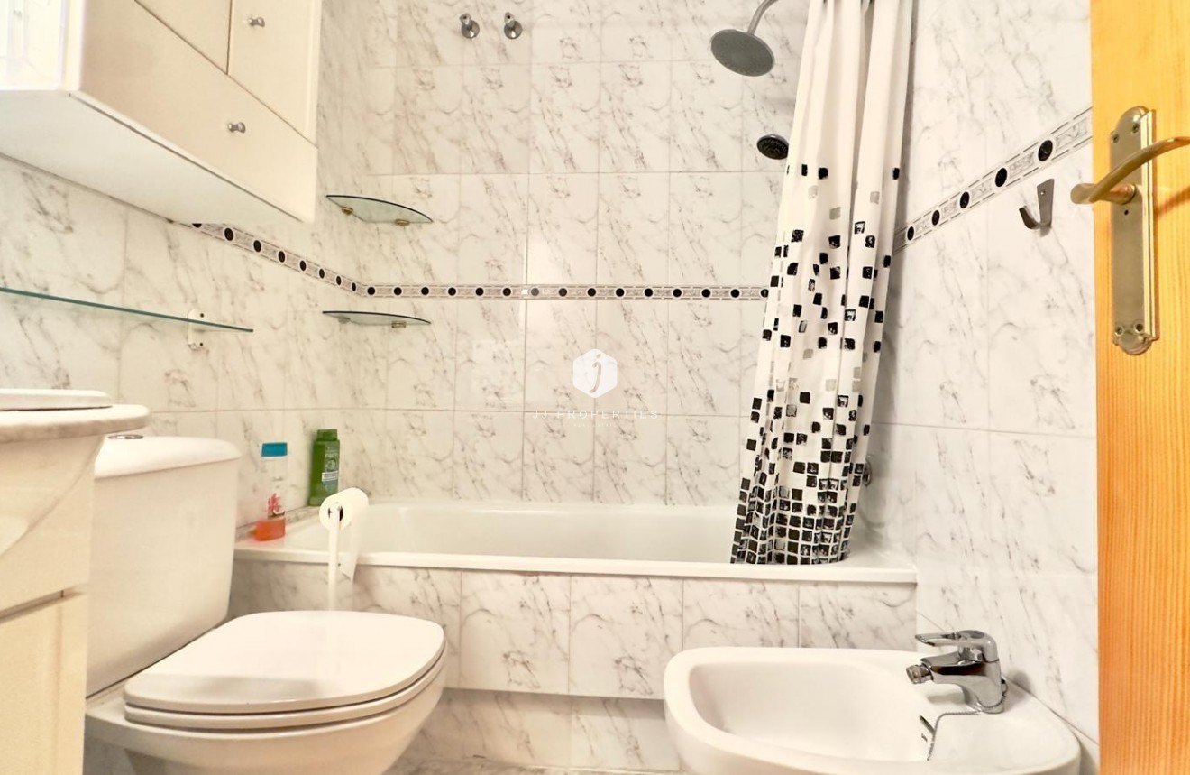 Segunda mano - Apartamento / piso -
Torrevieja - La Mata Pueblo