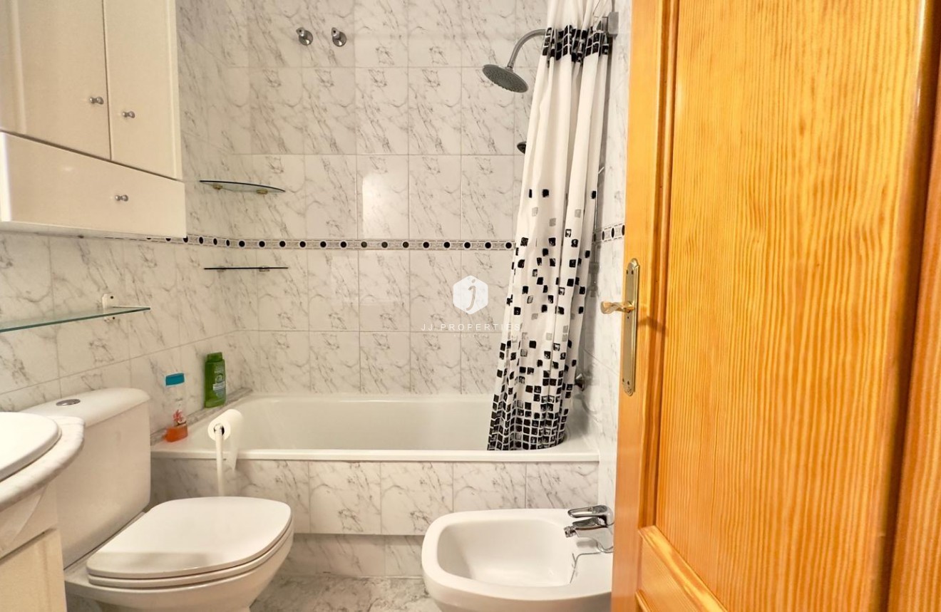 Segunda mano - Apartamento / piso -
Torrevieja - La Mata Pueblo