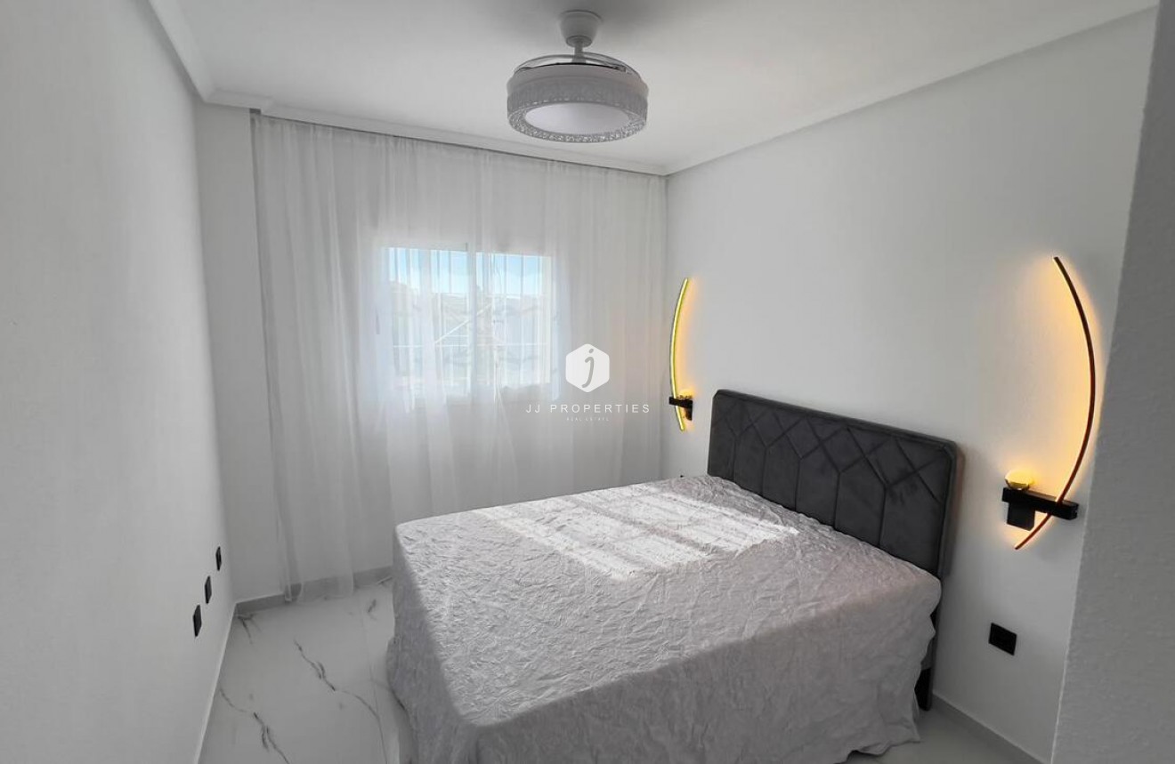 Segunda mano - Apartamento / piso -
Orihuela Costa - Costa Blanca