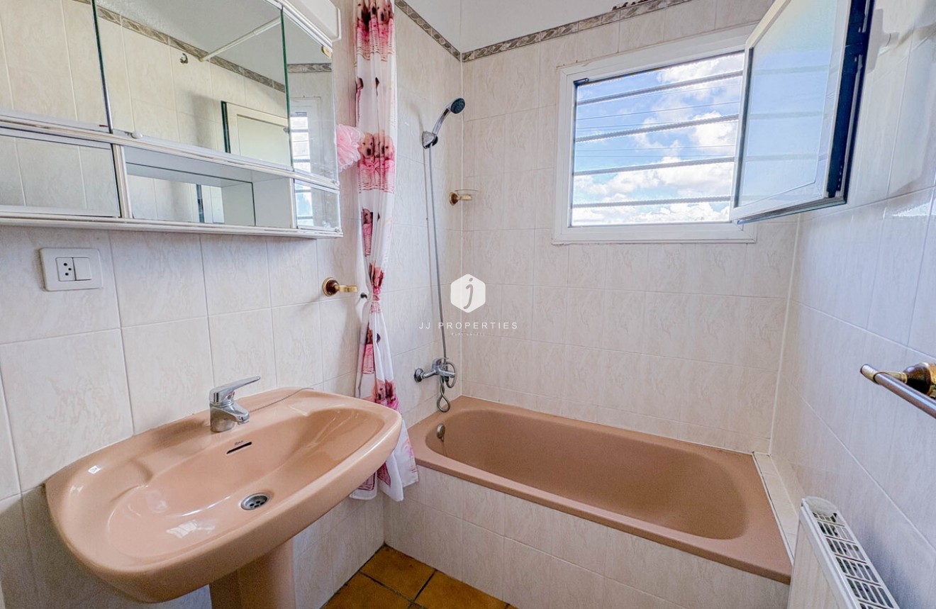 Resale - Villa -
Los Balcones - Costa Blanca