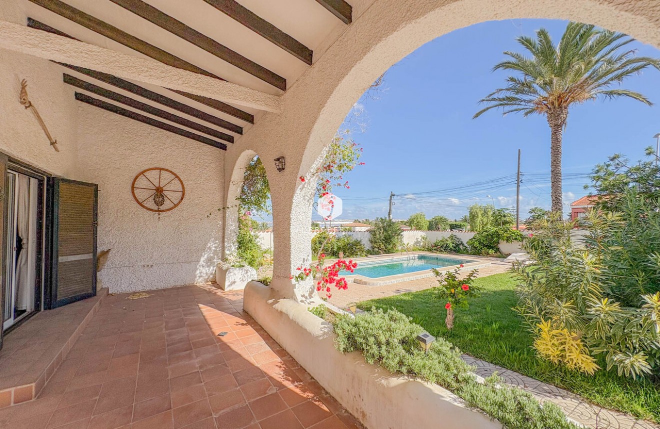 Resale - Villa -
Los Balcones - Costa Blanca