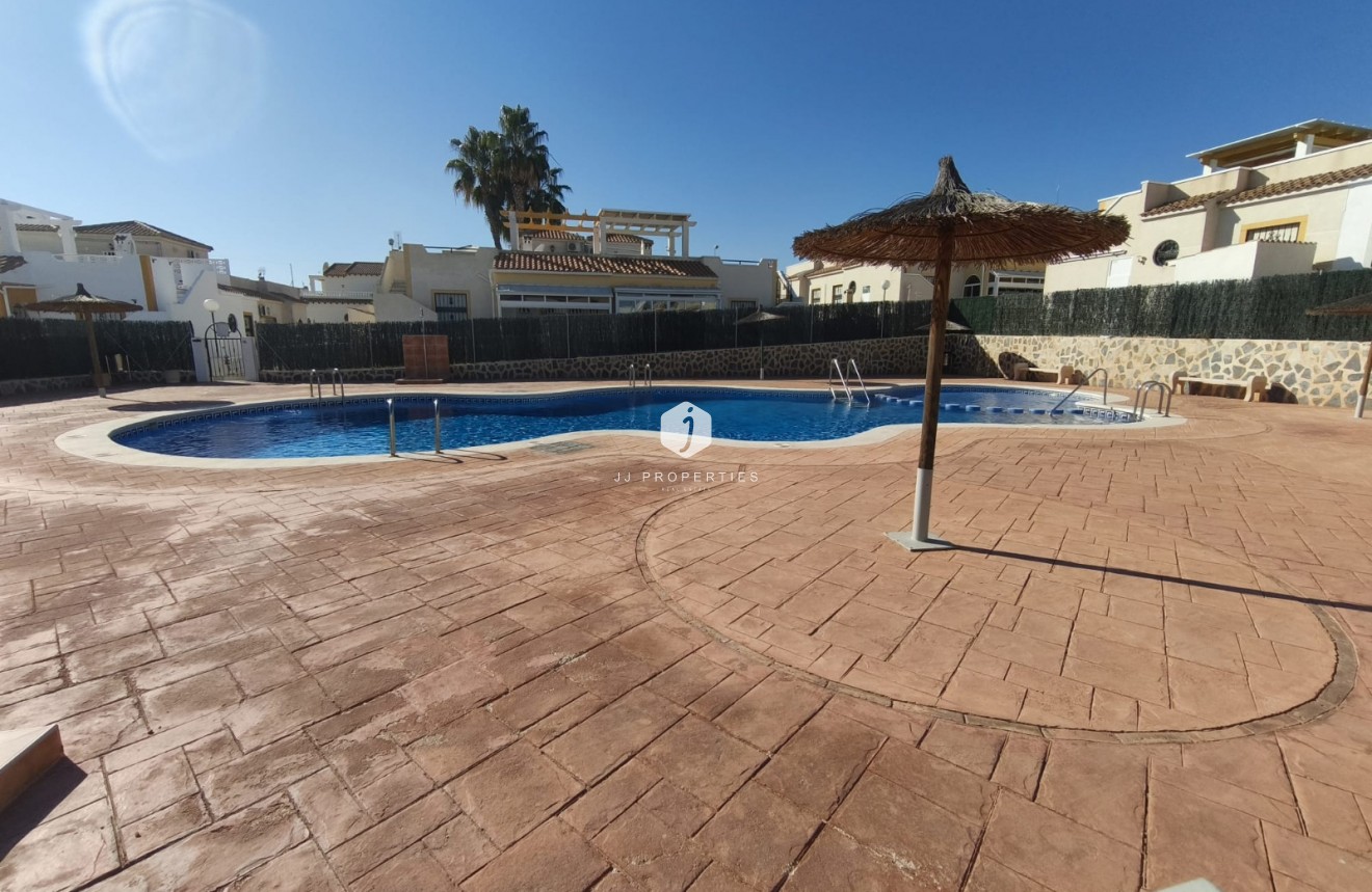 Segunda mano - Bungalow -
Orihuela Costa - Costa Blanca