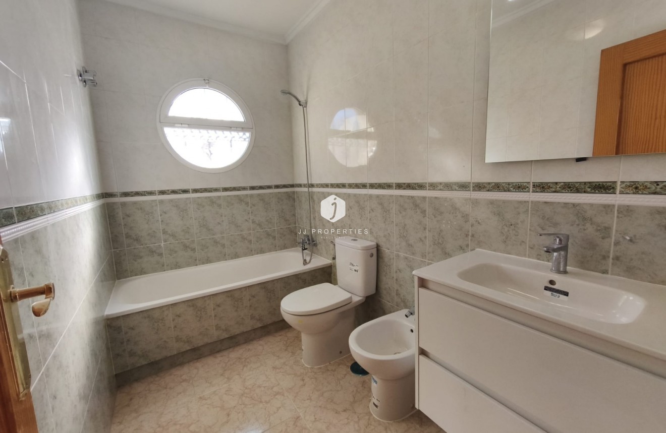 Segunda mano - Bungalow -
Orihuela Costa - Costa Blanca