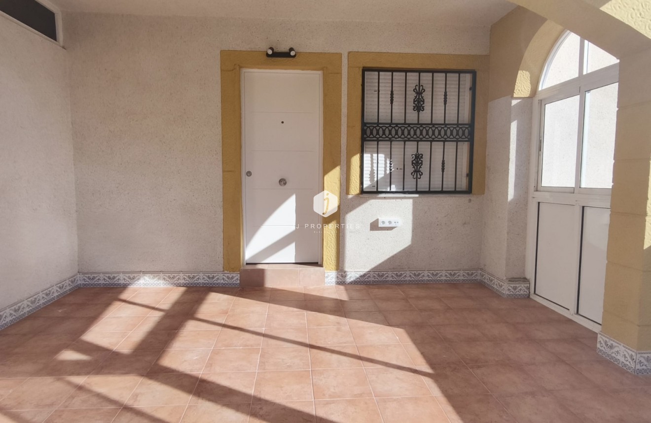 Segunda mano - Bungalow -
Orihuela Costa - Costa Blanca
