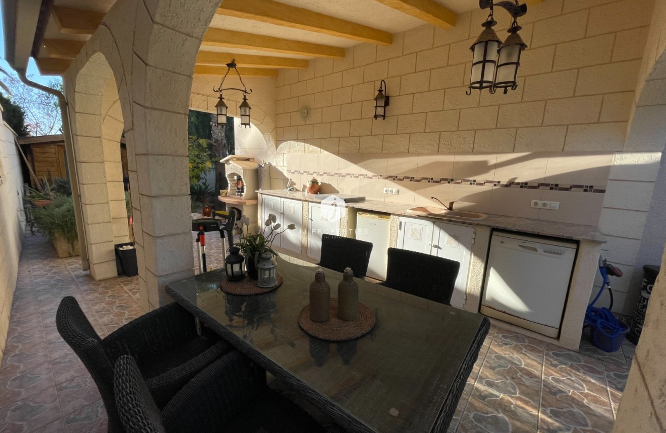 Resale - Villa -
Benijofar - Costa Blanca