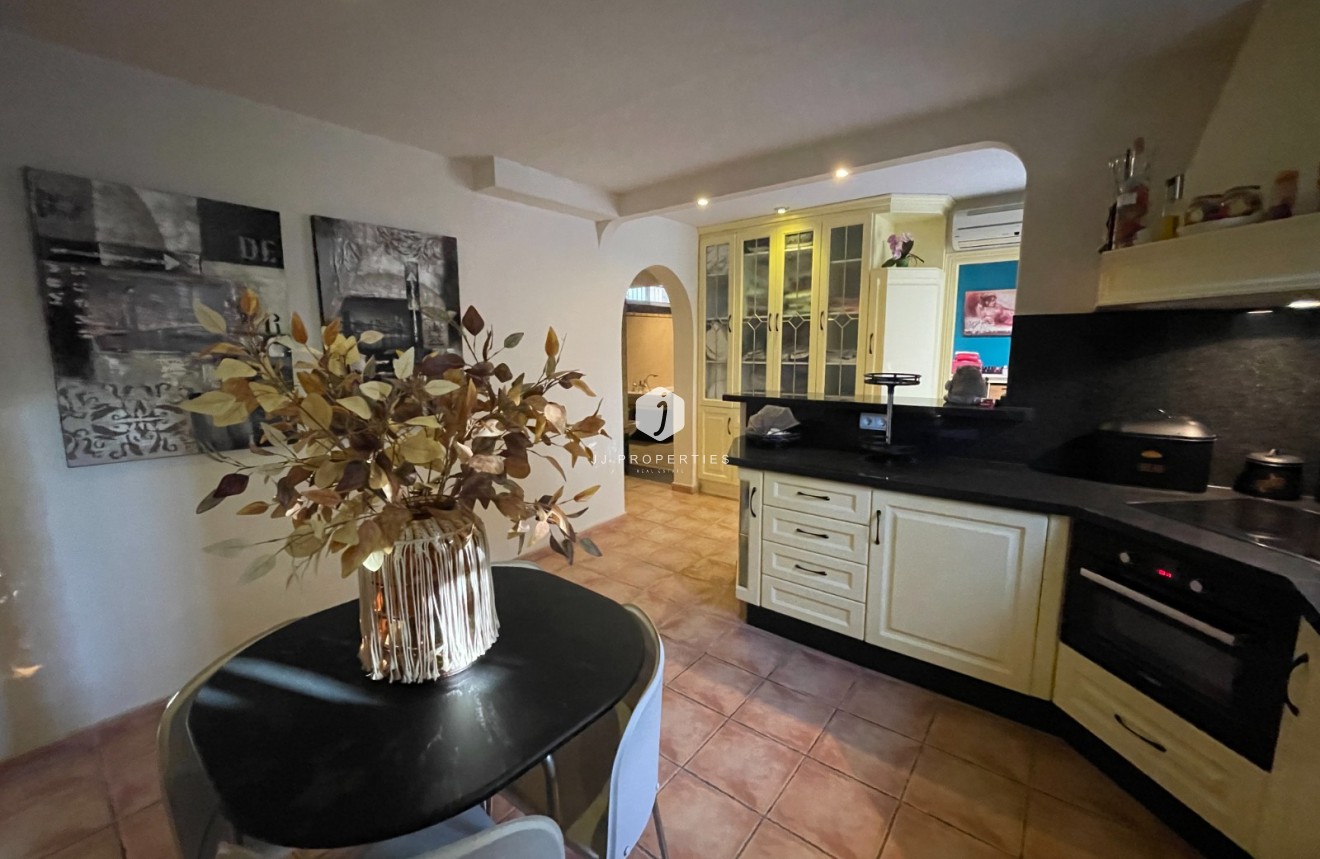 Resale - Villa -
Benijofar - Costa Blanca