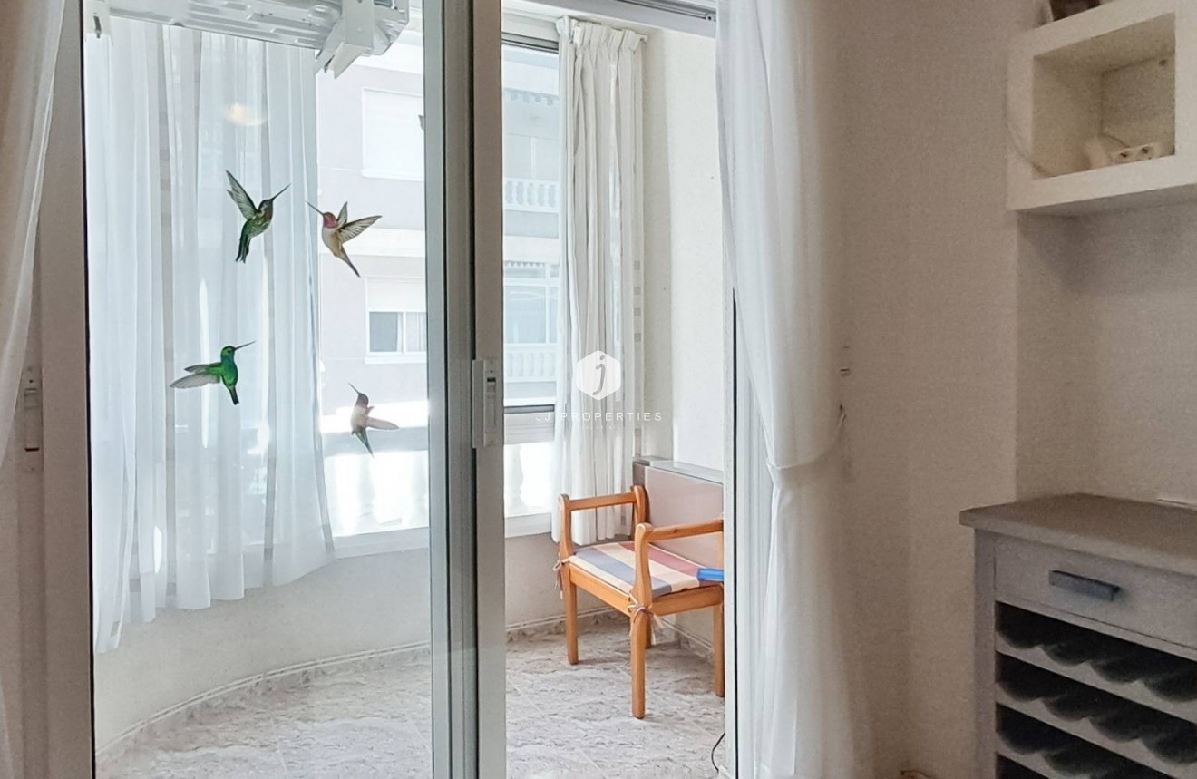 Resale - Apartment / flat -
Torrevieja - Playa del Cura