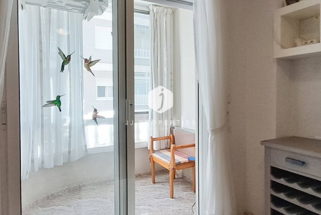 Resale - Apartment / flat -
Torrevieja - Playa del Cura