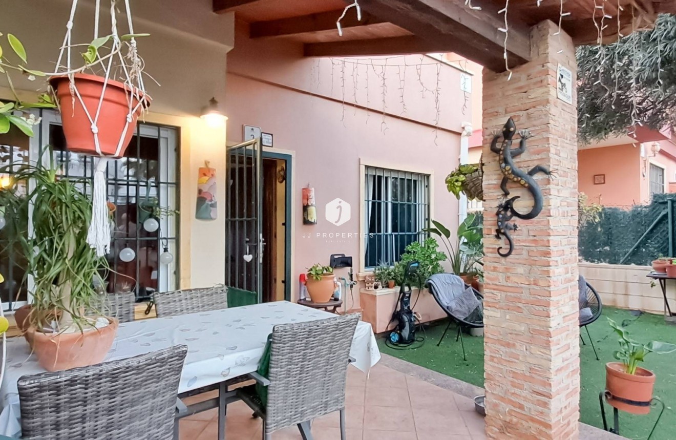 Segunda mano - Chalet -
Torrevieja - Parque Acuático - Sector 25