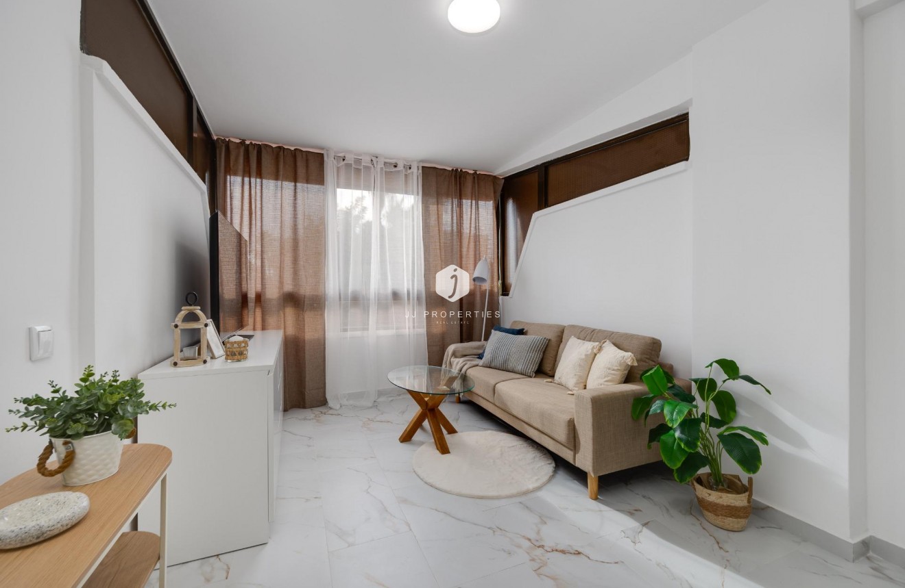 Resale - Apartment / flat -
Torrevieja - Cabo cervera