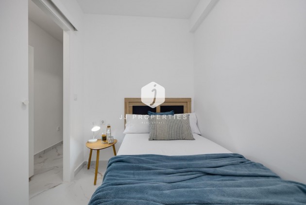 Resale - Apartment / flat -
Torrevieja - Cabo cervera