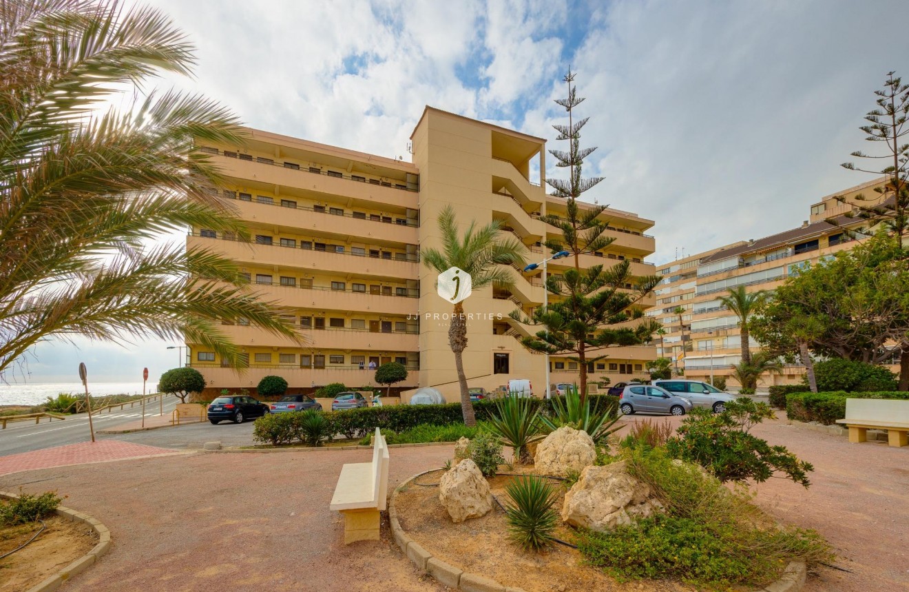 Resale - Apartment / flat -
Torrevieja - Cabo cervera