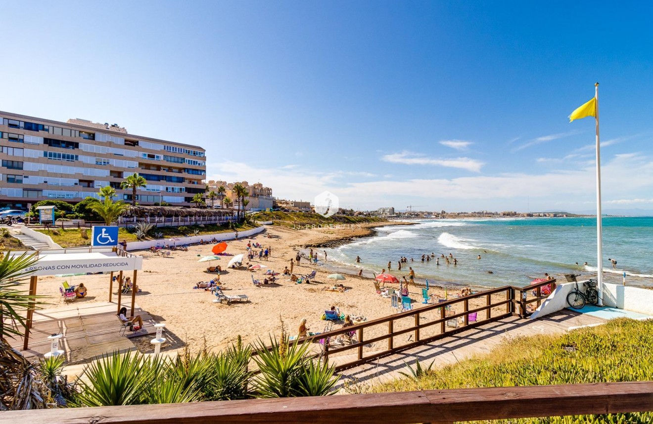 Resale - Apartment / flat -
Torrevieja - Cabo cervera