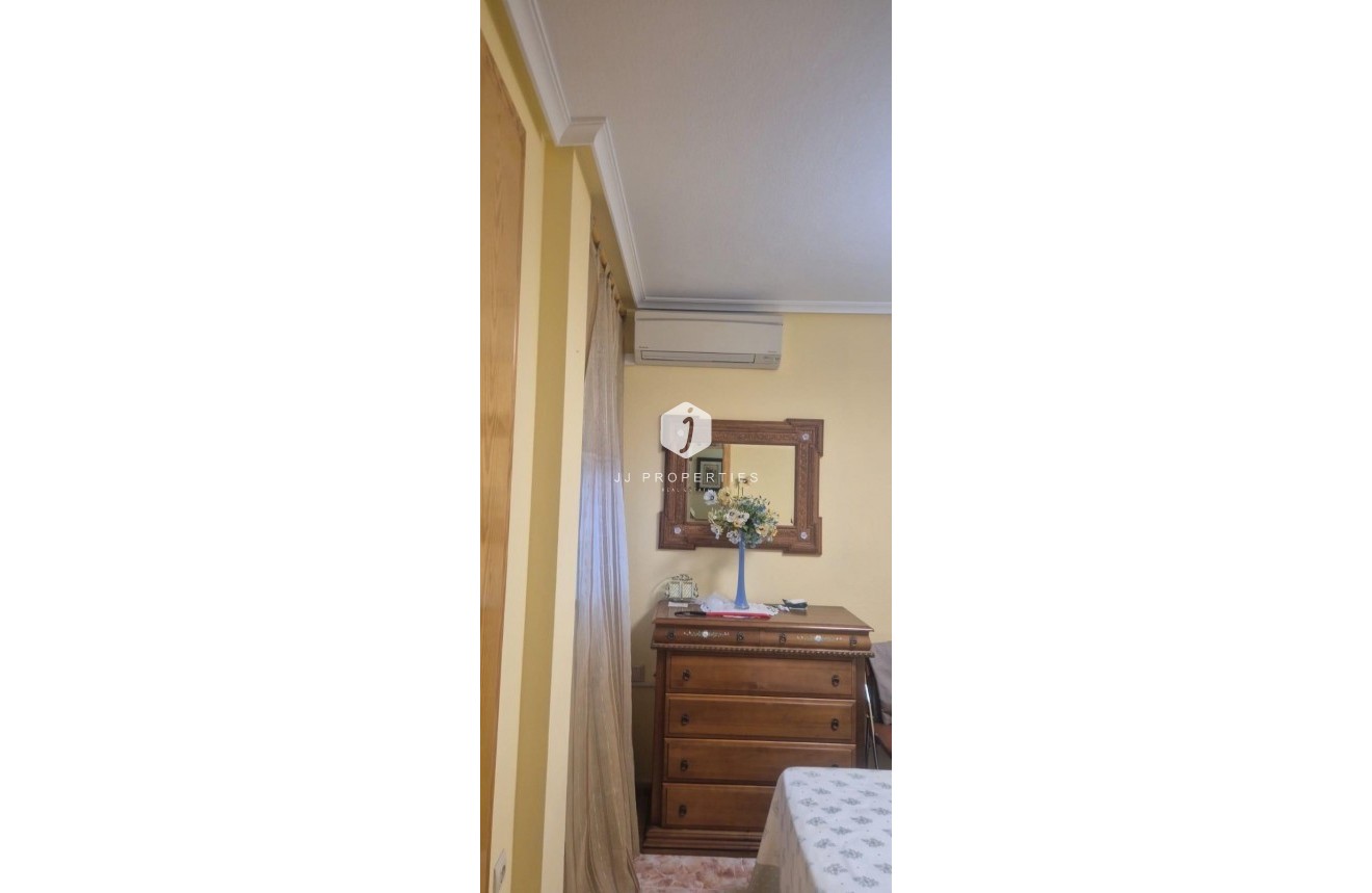 Segunda mano - Apartamento / piso -
Torrevieja - La Mata Pueblo