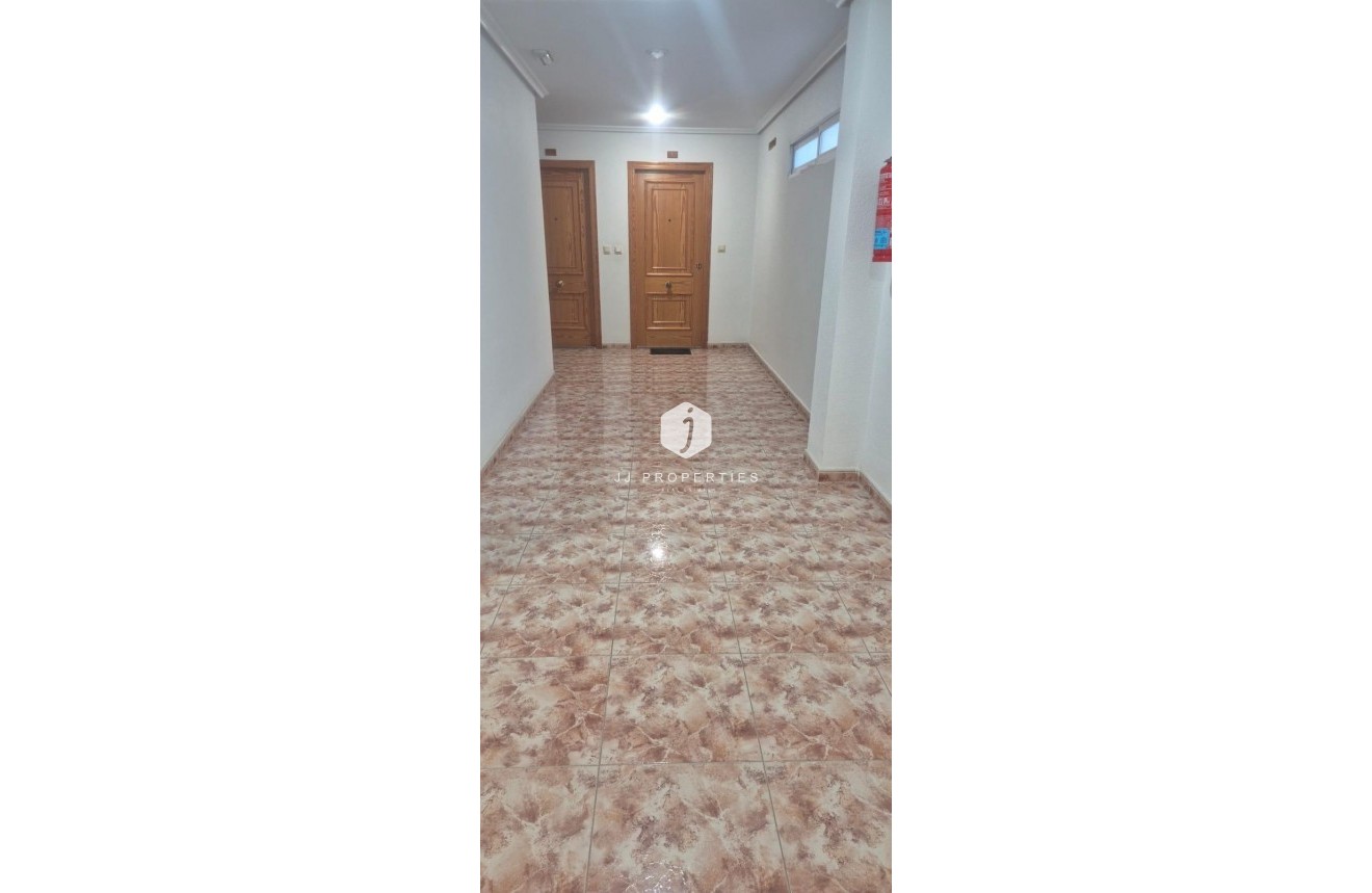 Segunda mano - Apartamento / piso -
Torrevieja - La Mata Pueblo