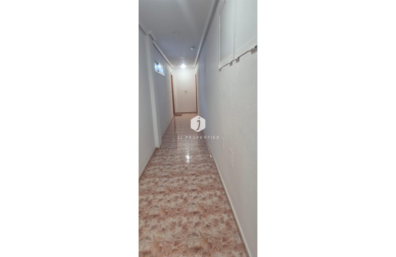 Segunda mano - Apartamento / piso -
Torrevieja - La Mata Pueblo