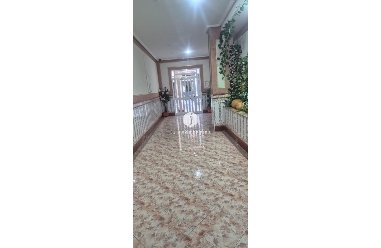 Segunda mano - Apartamento / piso -
Torrevieja - La Mata Pueblo