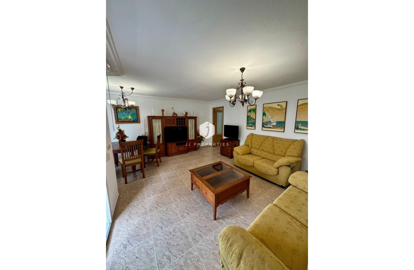 Z drugiej ręki - Mieszkanie w bloku -
Torrevieja - Centro