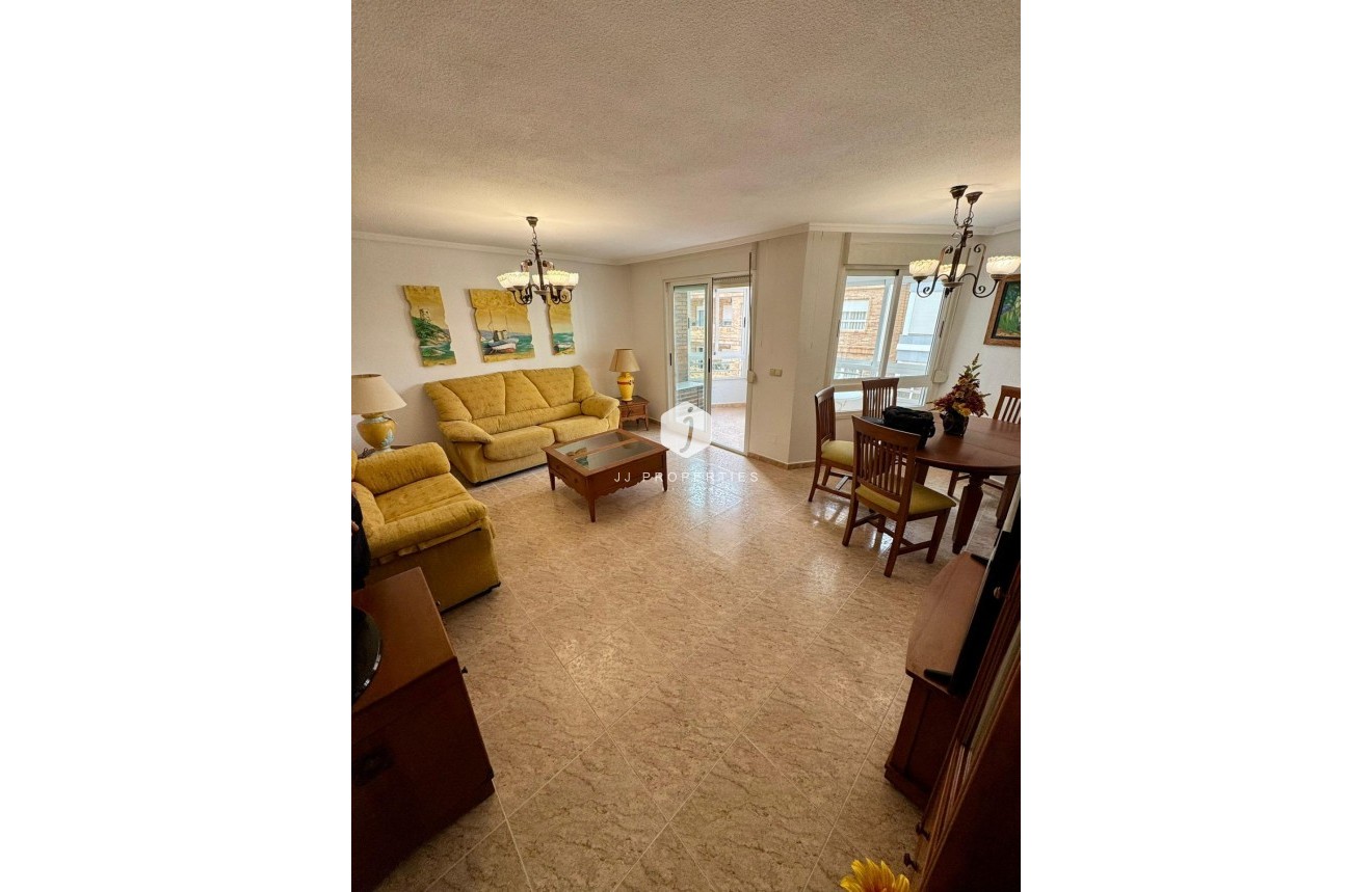 Z drugiej ręki - Mieszkanie w bloku -
Torrevieja - Centro