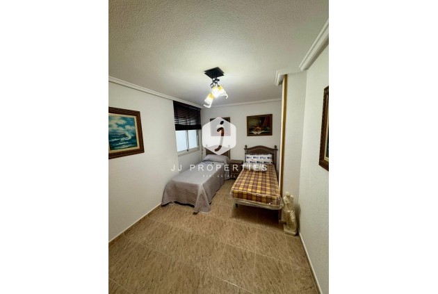 Z drugiej ręki - Mieszkanie w bloku -
Torrevieja - Centro