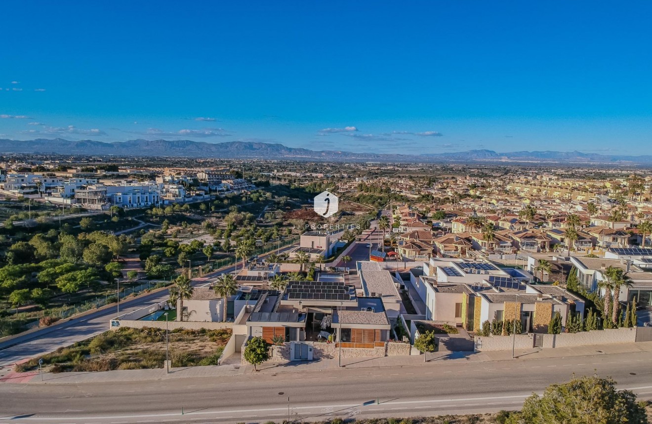 Resale - Villa -
Benijofar - Residencial Benimar