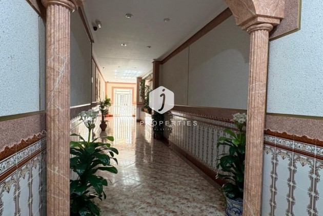 Resale - Apartment / flat -
Torrevieja - Costa Blanca