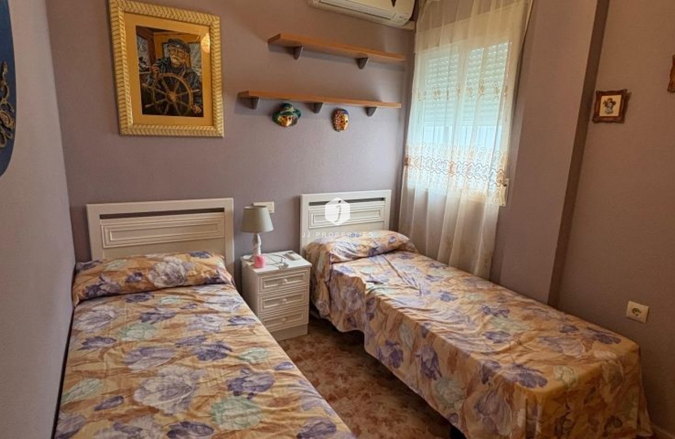 Resale - Apartment / flat -
Torrevieja - Costa Blanca