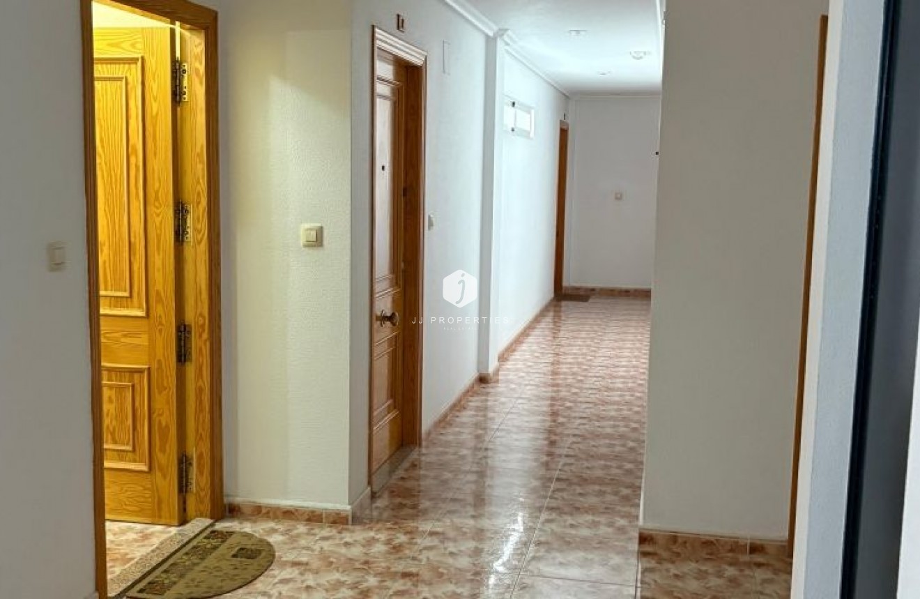 Resale - Apartment / flat -
Torrevieja - Costa Blanca