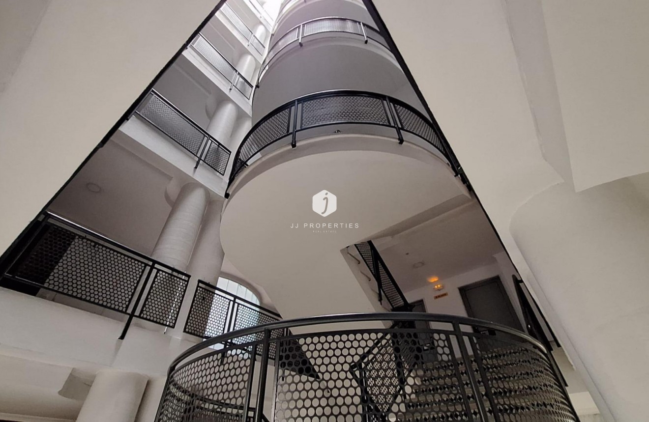 D'occasion - Appartement -
Torrevieja - Acequion