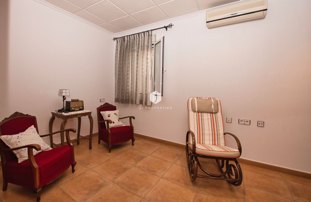 Resale - Villa -
Benijofar - Costa Blanca