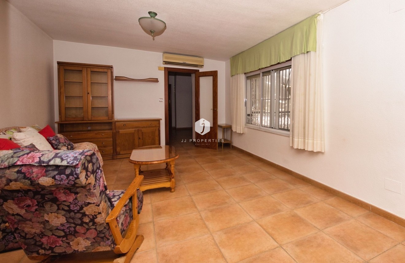 Resale - Villa -
Benijofar - Costa Blanca