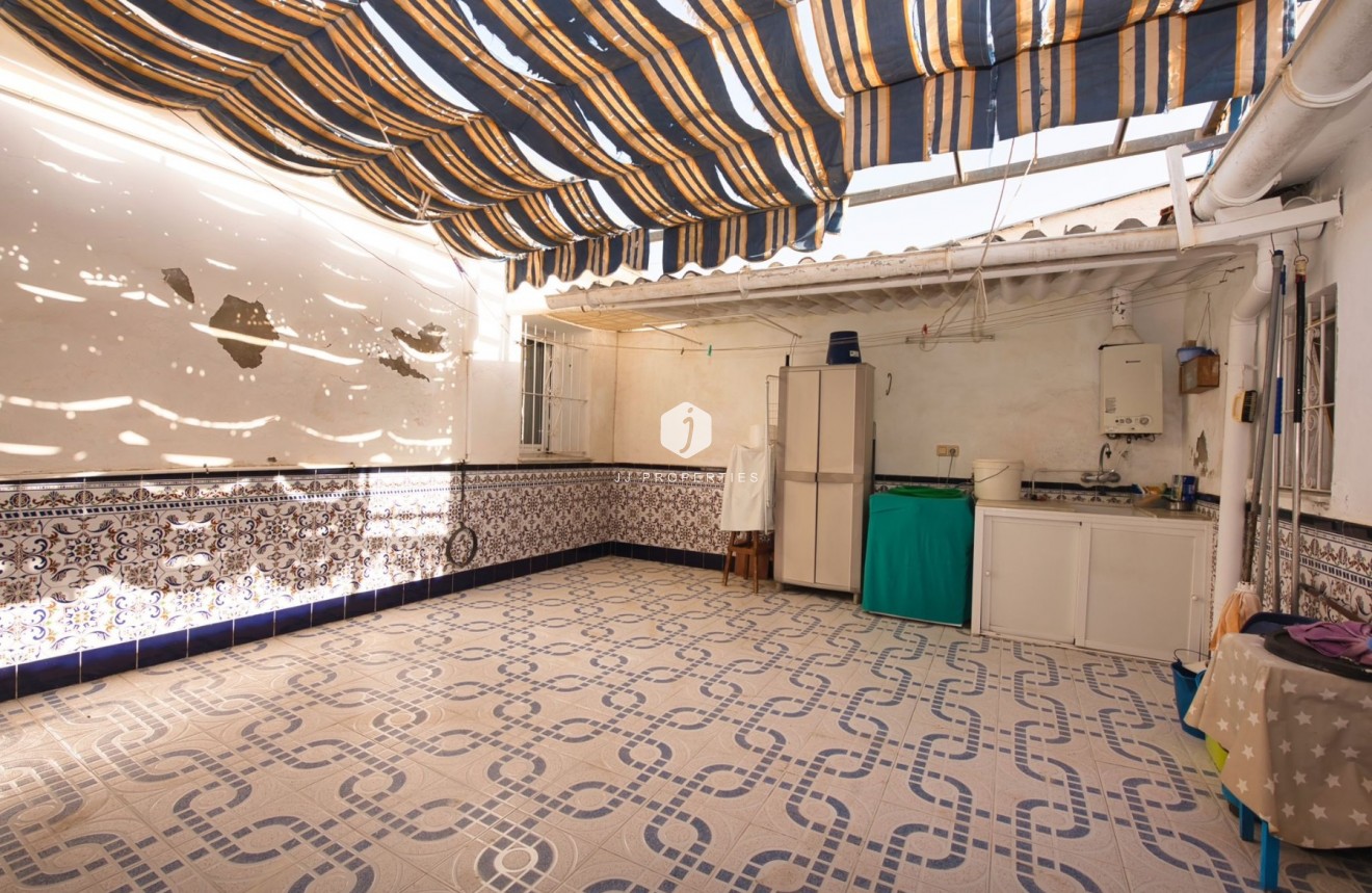 Resale - Villa -
Benijofar - Costa Blanca