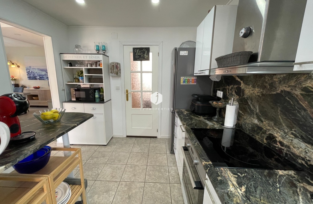 Resale - Apartment / flat -
Almoradí - Inland