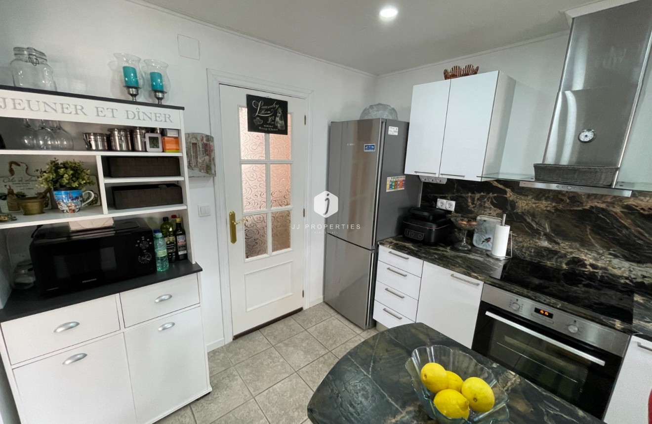 Resale - Apartment / flat -
Almoradí - Inland