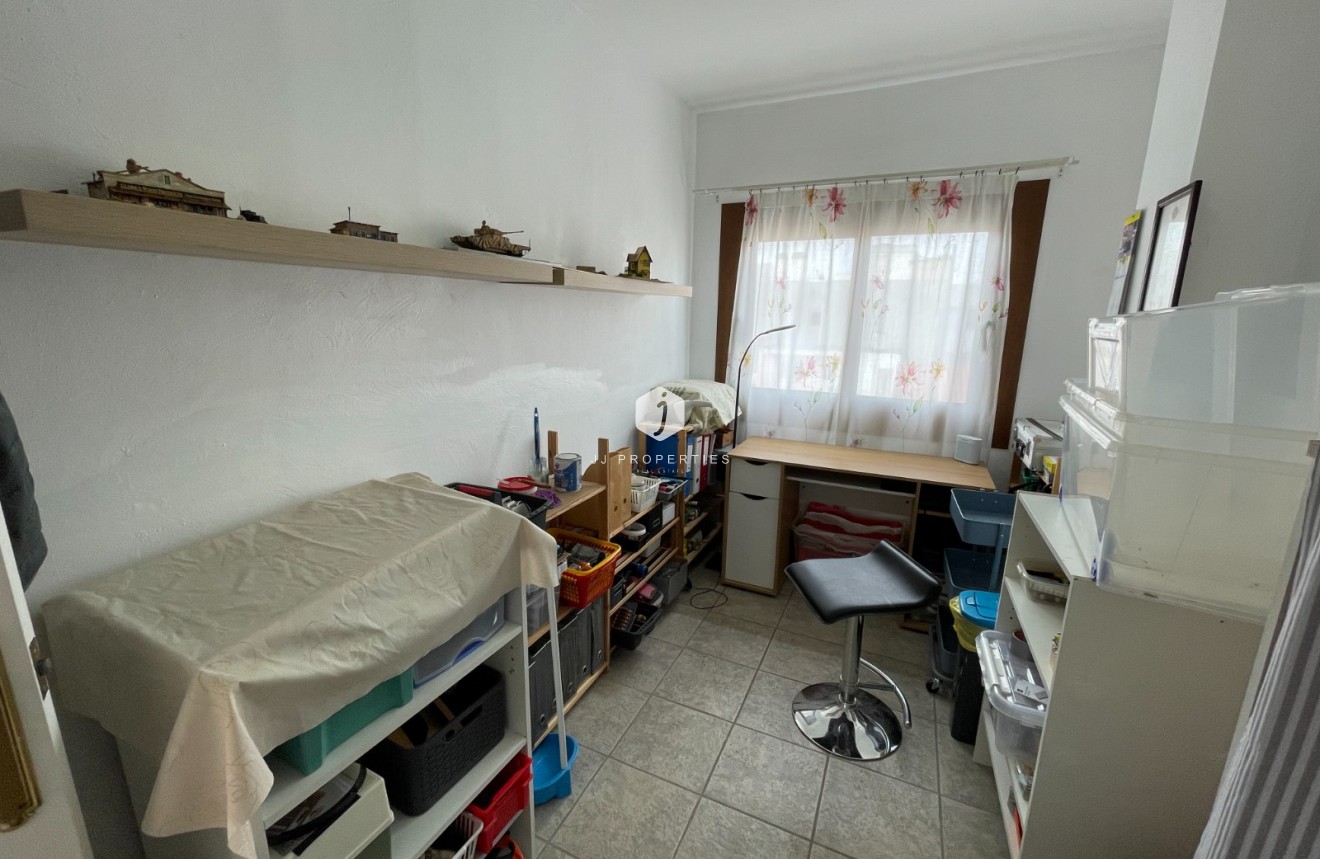 Resale - Apartment / flat -
Almoradí - Inland