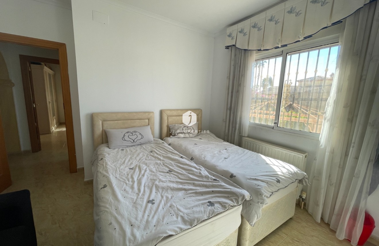 Resale - Villa -
Catral - Costa Blanca
